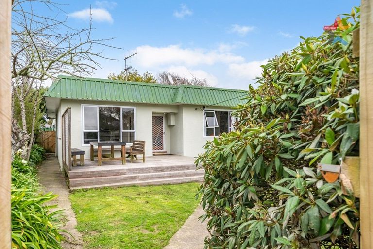 Photo of property in 5 Faulke Avenue, Wainuiomata, Lower Hutt, 5014