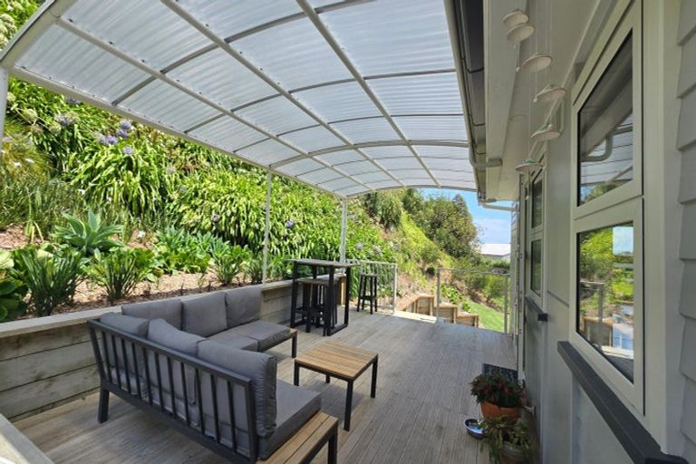 Photo of property in Cotswold Cottage B & B, 46 Maramarahi Road, Thames, 3578