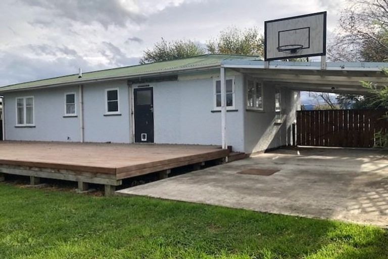 Photo of property in 3 Lincoln Road, Carterton, 5713