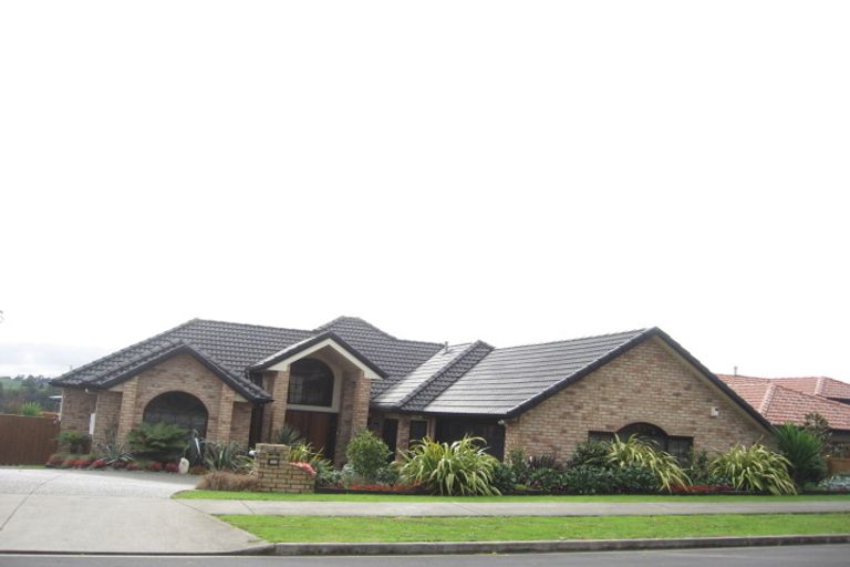 Photo of property in 38 Mt Lebanon Crescent, The Gardens, Auckland, 2105