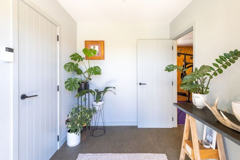 Photo of property in 224 Seafield Road, Eskdale, Napier, 4182