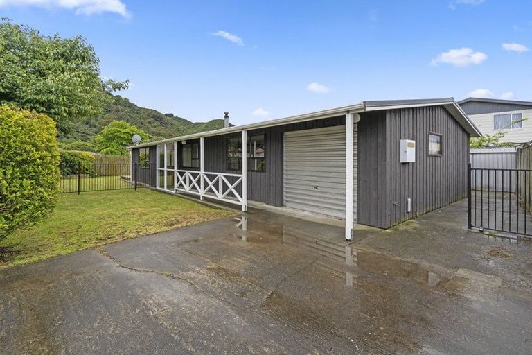 Photo of property in 7 Laredo Grove, Totara Park, Upper Hutt, 5018