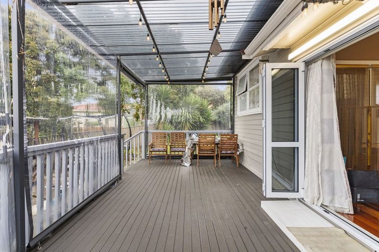 Photo of property in 53 Chatsworth Crescent, Pakuranga Heights, Auckland, 2010