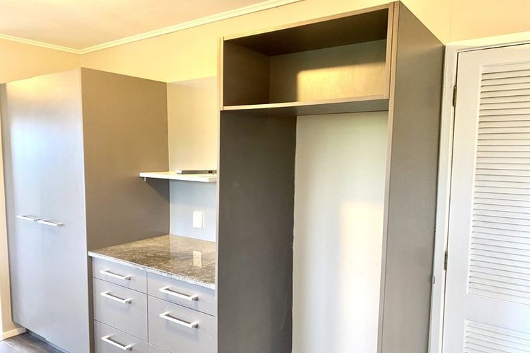 Photo of property in 1/5 Erica Road, Sunnynook, Auckland, 0620