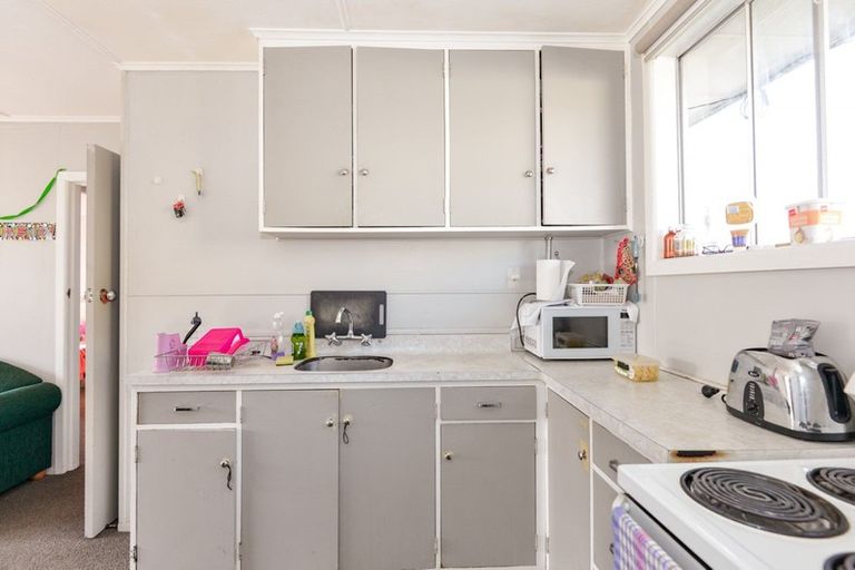 Photo of property in 3/806 Lyell Street, Akina, Hastings, 4122