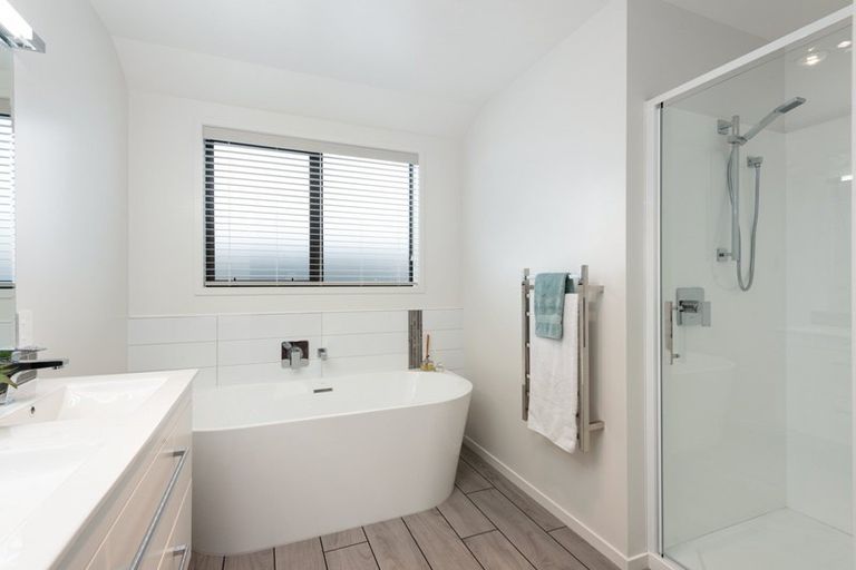 Photo of property in 2 Greystone Place, Omokoroa, 3114