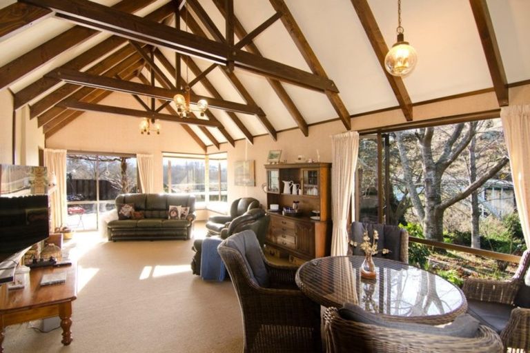 Photo of property in 2 Jedburgh Street, Roxburgh, 9500