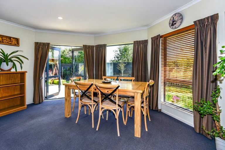 Photo of property in 11 Elmslie Grove, Halswell, Christchurch, 8025