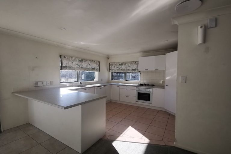 Photo of property in 6 Longford Park Drive, Takanini, 2112