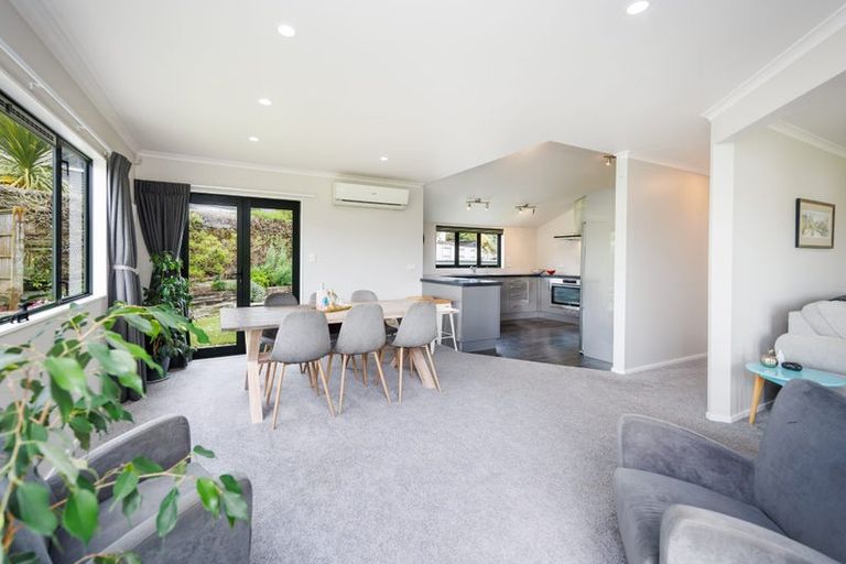 Photo of property in 27 Abby Road, Fitzherbert, Palmerston North, 4410