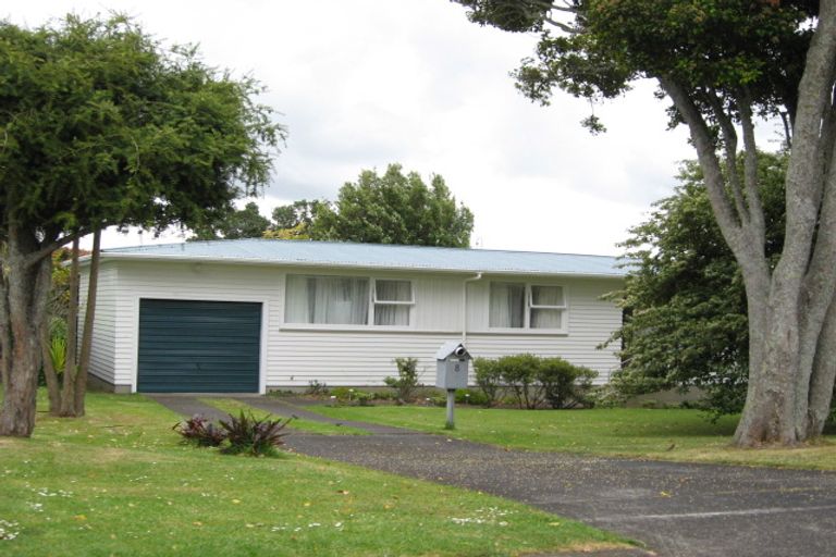 Photo of property in 8 Ashcroft Avenue, Mangere Bridge, Auckland, 2022