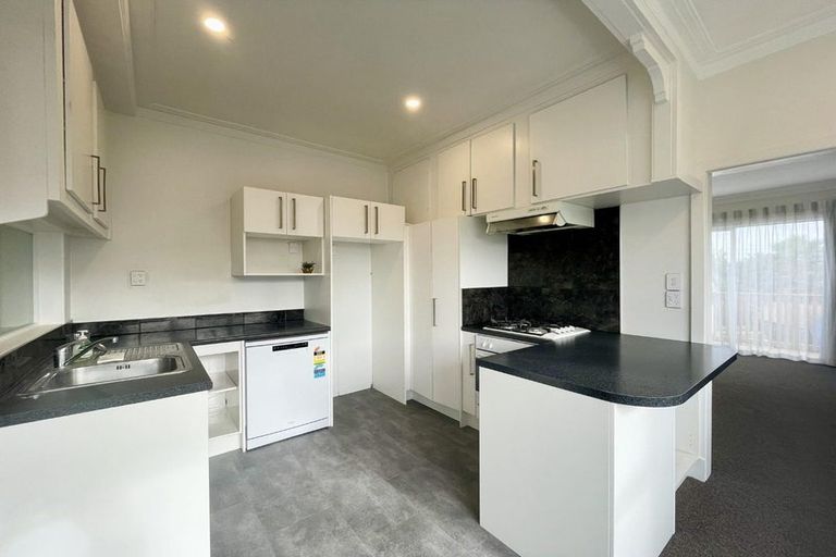 Photo of property in 181 Tukapa Street, Westown, New Plymouth, 4310