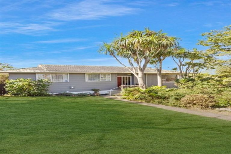 Photo of property in 24 Leaver Place, Weymouth, Auckland, 2103