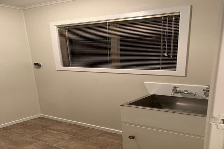 Photo of property in 39 Burbank Avenue, Manurewa, Auckland, 2102