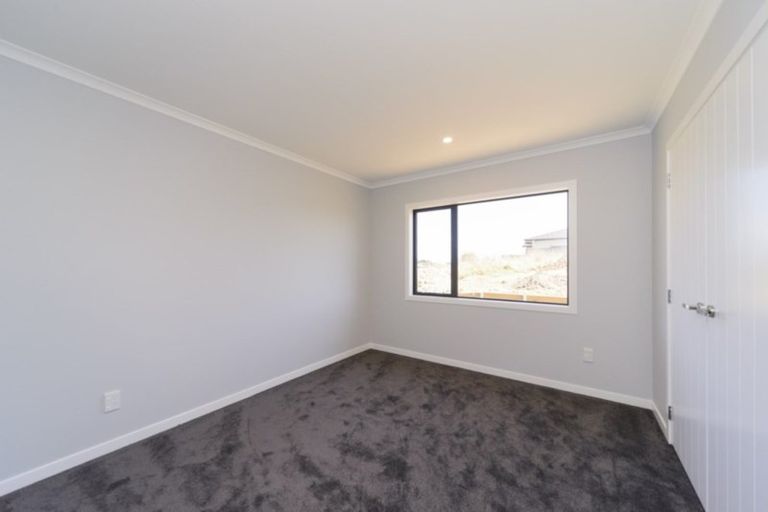 Photo of property in 3 Vaucluse Heights, Fitzherbert, Palmerston North, 4410