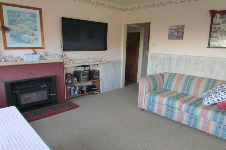 Photo of property in 41 Seaview Road, Glenfield, Auckland, 0629