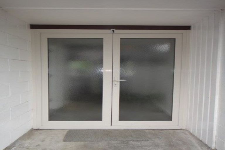 Photo of property in 1/48 Straven Road, Riccarton, Christchurch, 8011