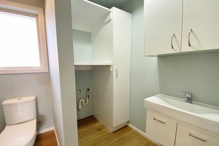 Photo of property in 33 Bellbrook Crescent, Shirley, Christchurch, 8013