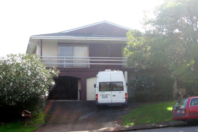 Photo of property in 17 Zita Maria Drive, Massey, Auckland, 0614