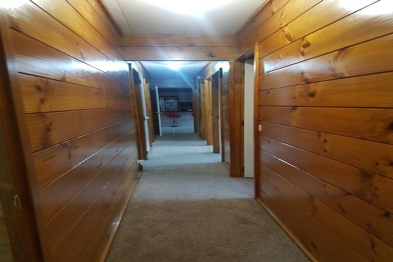 Photo of property in 6 Gardone Terrace, Conifer Grove, Takanini, 2112