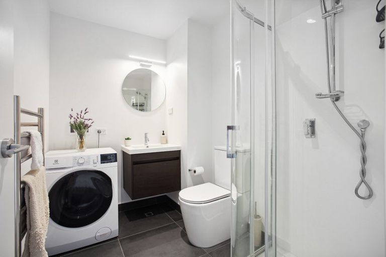 Photo of property in 3/2 Sioux Road, Hobsonville, Auckland, 0616