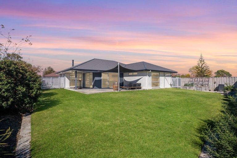 Photo of property in 5 Waitaha Place, Clive, 4102