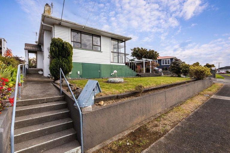 Photo of property in 3 George Street, Waitara, 4320