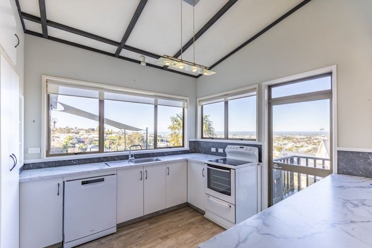 Photo of property in 19 Havelock Road, Hospital Hill, Napier, 4110