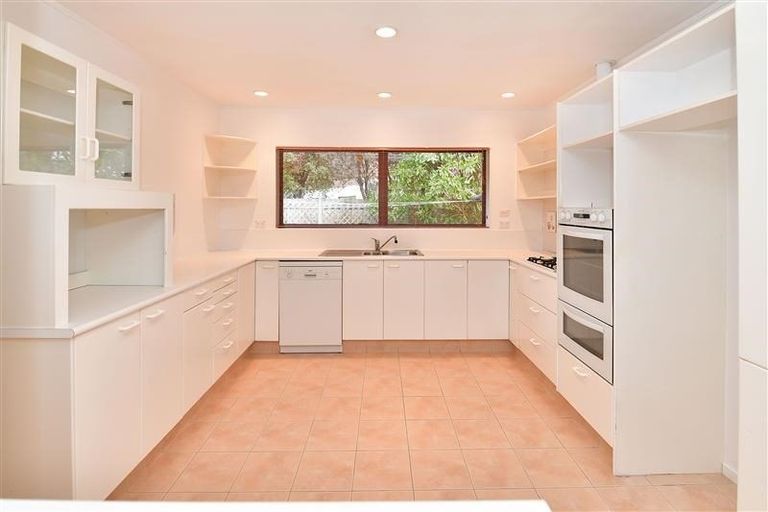 Photo of property in 42 The Circle, Manly, Whangaparaoa, 0930