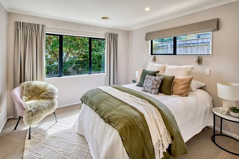 Photo of property in 22 Domanski Crescent, Owhiro Bay, Wellington, 6023