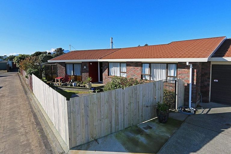 Photo of property in 6 Pohutukawa Drive, Opunake, 4616