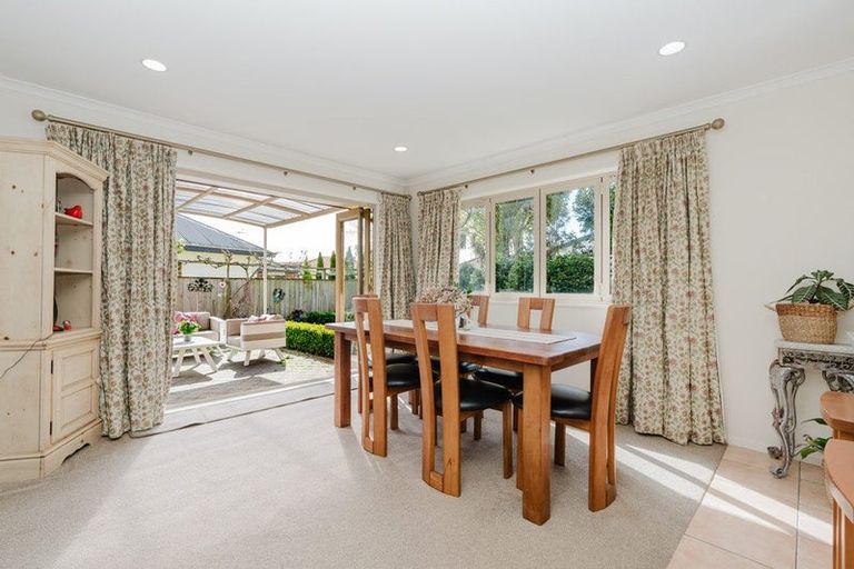 Photo of property in 10 Montrose Crescent, Huntington, Hamilton, 3210