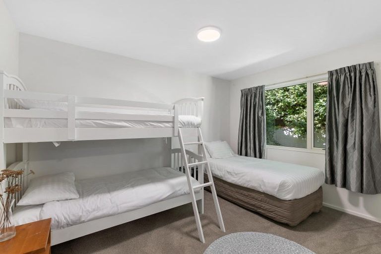 Photo of property in 11 Morrows Mead, Wanaka, 9305