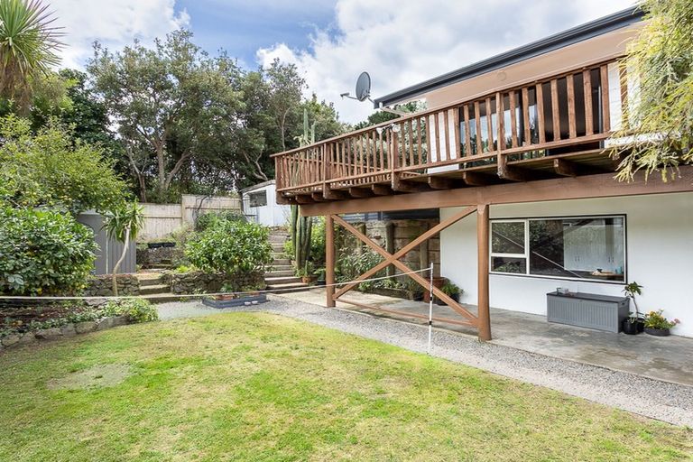 Photo of property in 27 Puriri Road, Waikanae, 5036