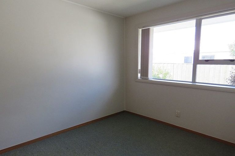 Photo of property in 2/28 Mona Vale Avenue, Riccarton, Christchurch, 8011