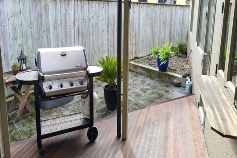 Photo of property in 9 La Lena Grove, Fitzherbert, Palmerston North, 4410