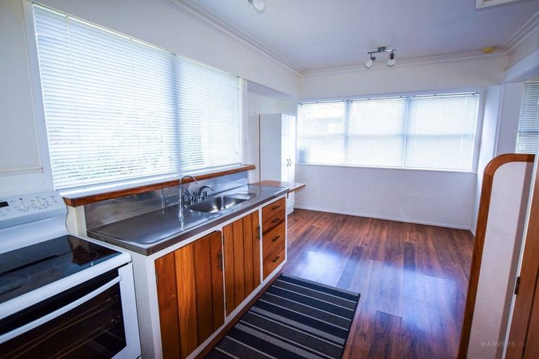 Photo of property in 67 Barrys Road, Glendene, Auckland, 0602