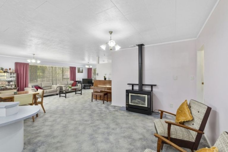 Photo of property in 46 Glen Road, Stokes Valley, Lower Hutt, 5019