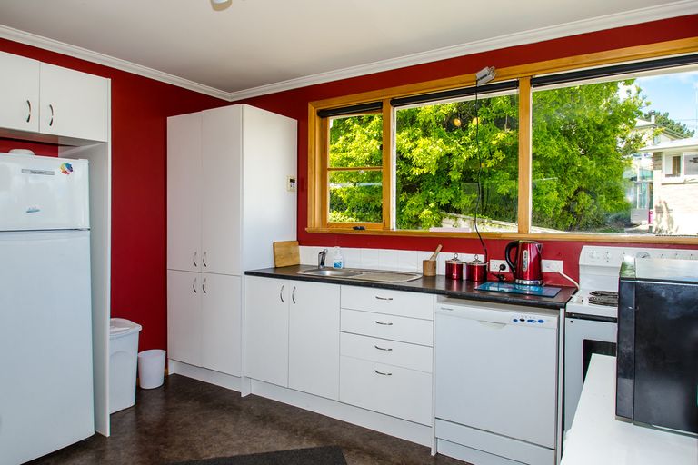 Photo of property in 15 Tomkins Street, Green Island, Dunedin, 9018