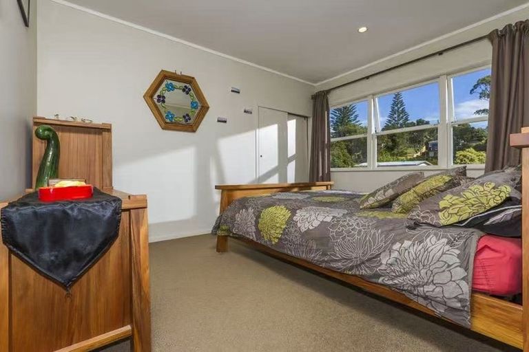 Photo of property in 12 Halberg Street, Glenfield, Auckland, 0629
