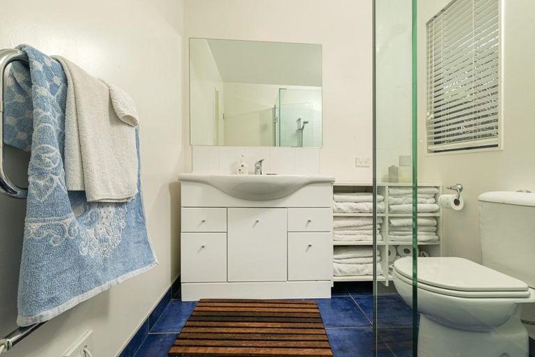 Photo of property in 6 Grassfield Place, Waimauku, 0812