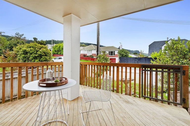 Photo of property in 23a Larsen Crescent, Tawa, Wellington, 5028