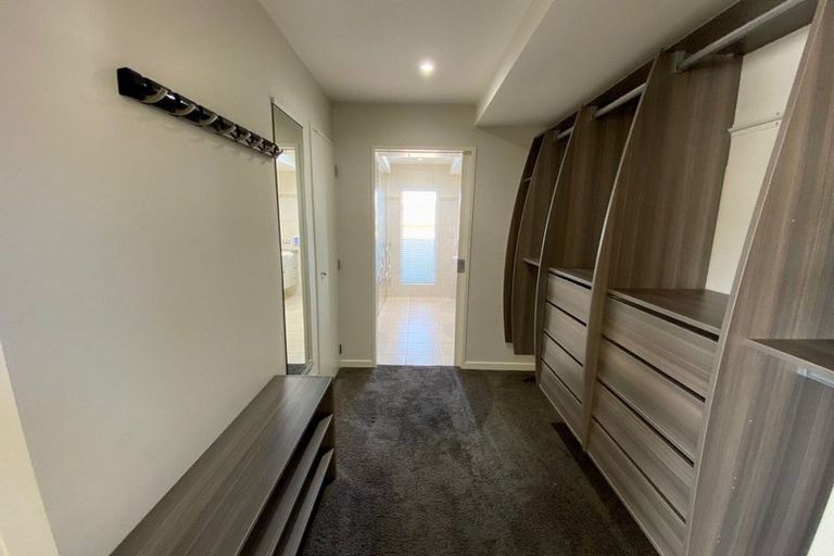 Photo of property in 49a Renoir Street, West Harbour, Auckland, 0618