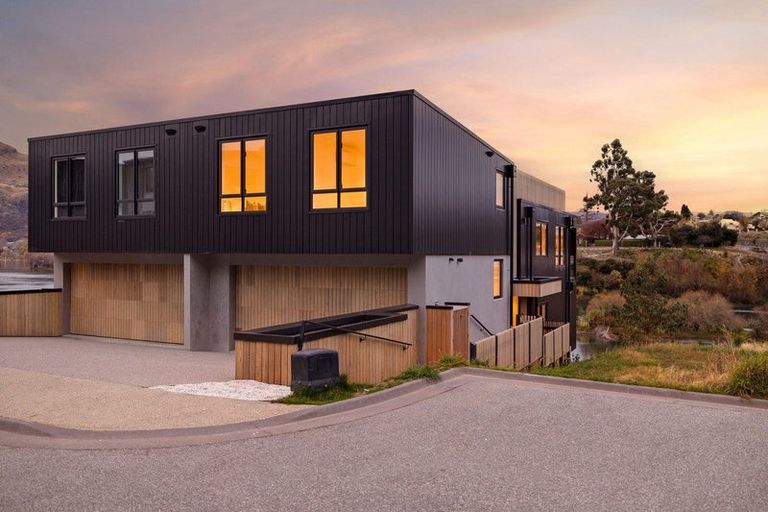 Photo of property in 11b William Rees Place, Kawarau Falls, Queenstown, 9300