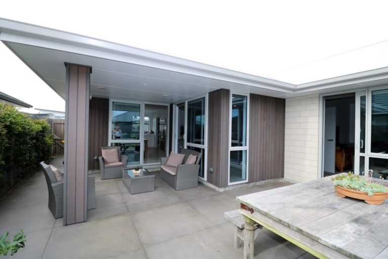Photo of property in 42 Hiria Crescent, Papamoa Beach, Papamoa, 3118