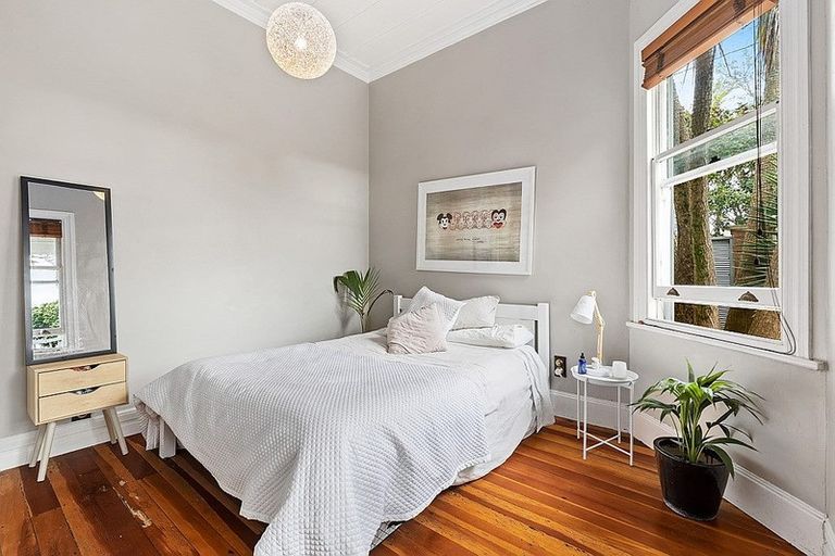 Photo of property in 1/47 Birkdale Road, Birkdale, Auckland, 0626