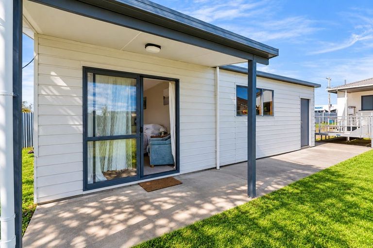 Photo of property in 82 Glover Road, Hawera, 4610