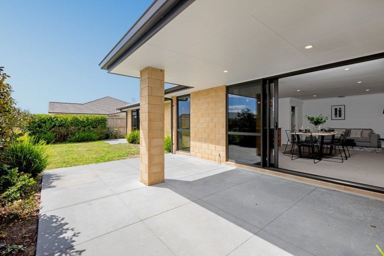 Photo of property in 2 Te Kio Crescent, Papamoa Beach, Papamoa, 3118