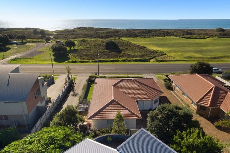 Photo of property in 380a Papamoa Beach Road, Papamoa Beach, Papamoa, 3118