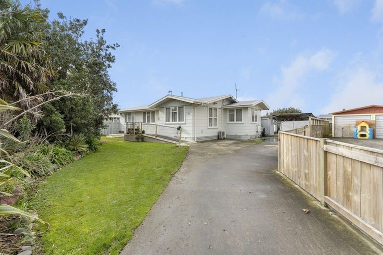 Photo of property in 19 Charwell Place, Highbury, Palmerston North, 4412